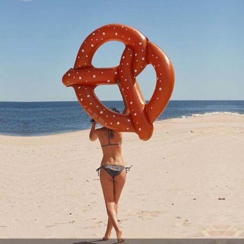 Grote brood water plezier PVC opblaasbare pretzel Float Ring zwembad Floats voor volwassenen