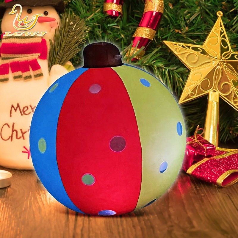 60cm Outdoor opblaasbaar speelgoed ornament versierd PVC opblaasbare kerstballen met licht