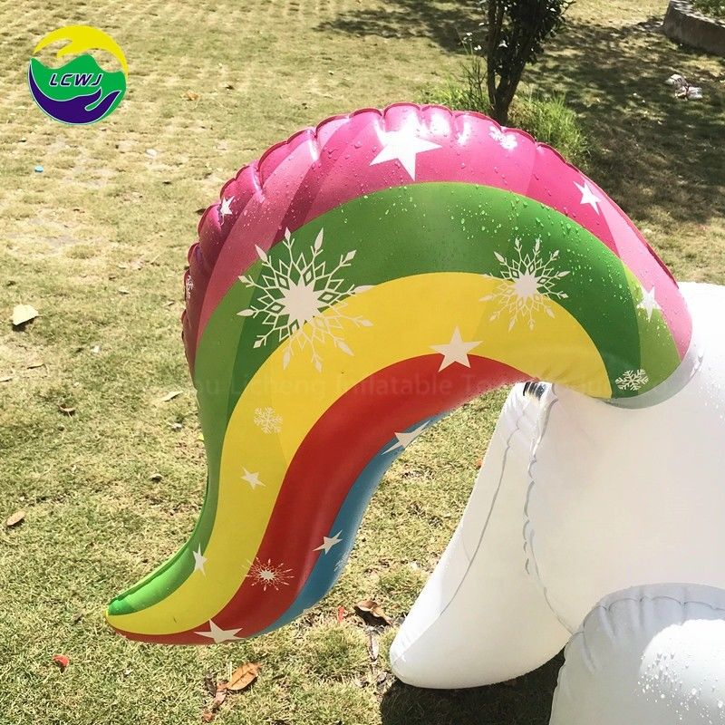 PVC eenhoorn buiten opblaasbaar speelgoed 100kg sprinkler geschenken mat leverancier voor de grond